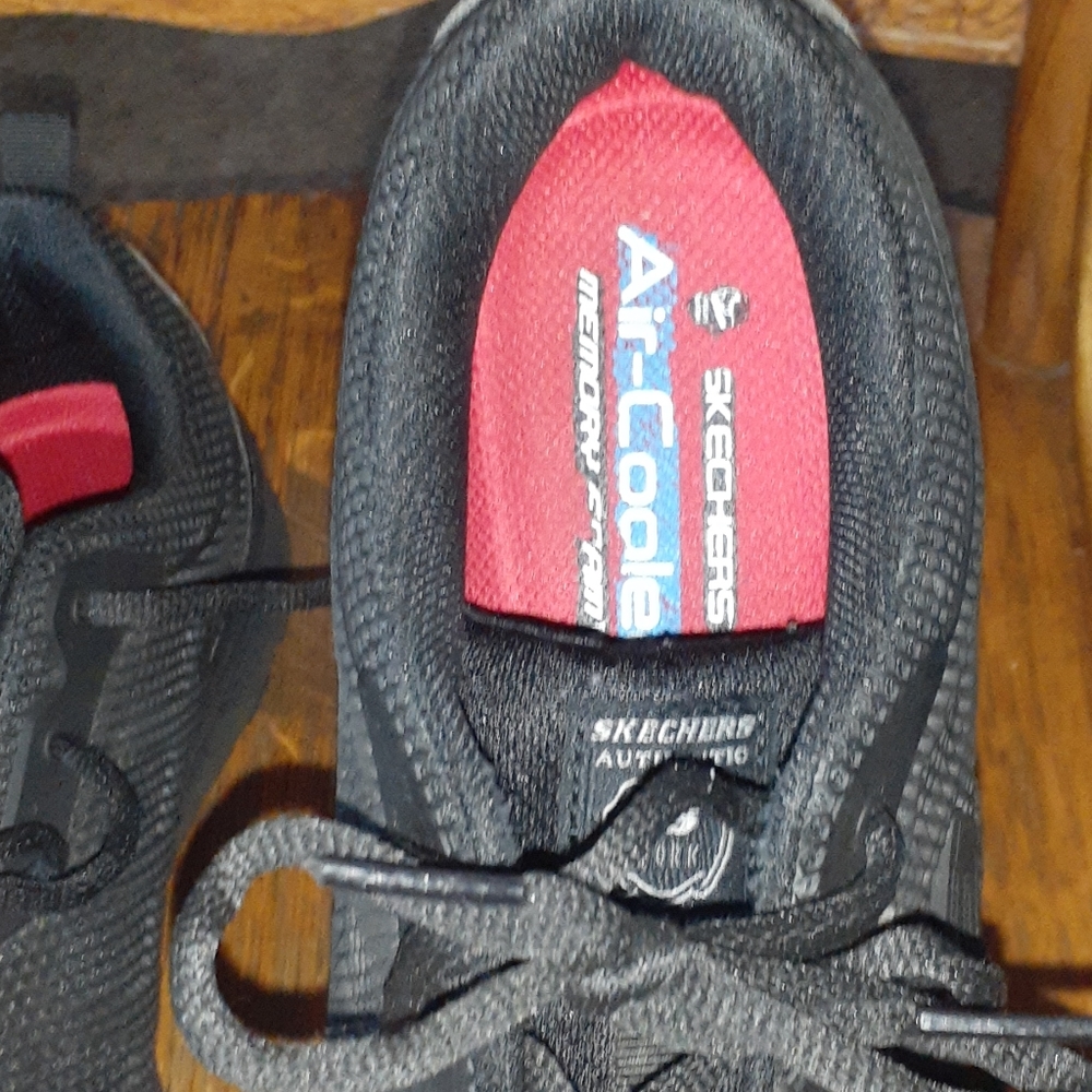 Skechers Air-cooled steel-toes work shoes